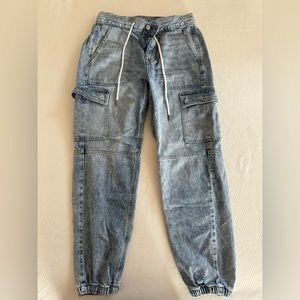 Jogger style AE jeans, size 4